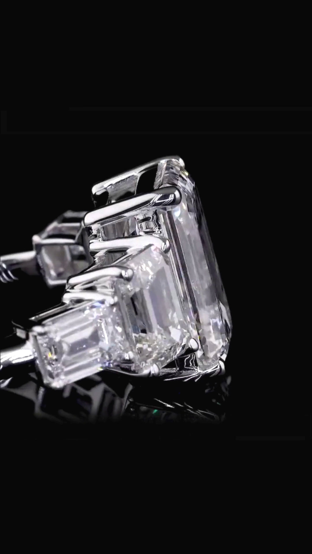 Regal Emerald Trinity Ring